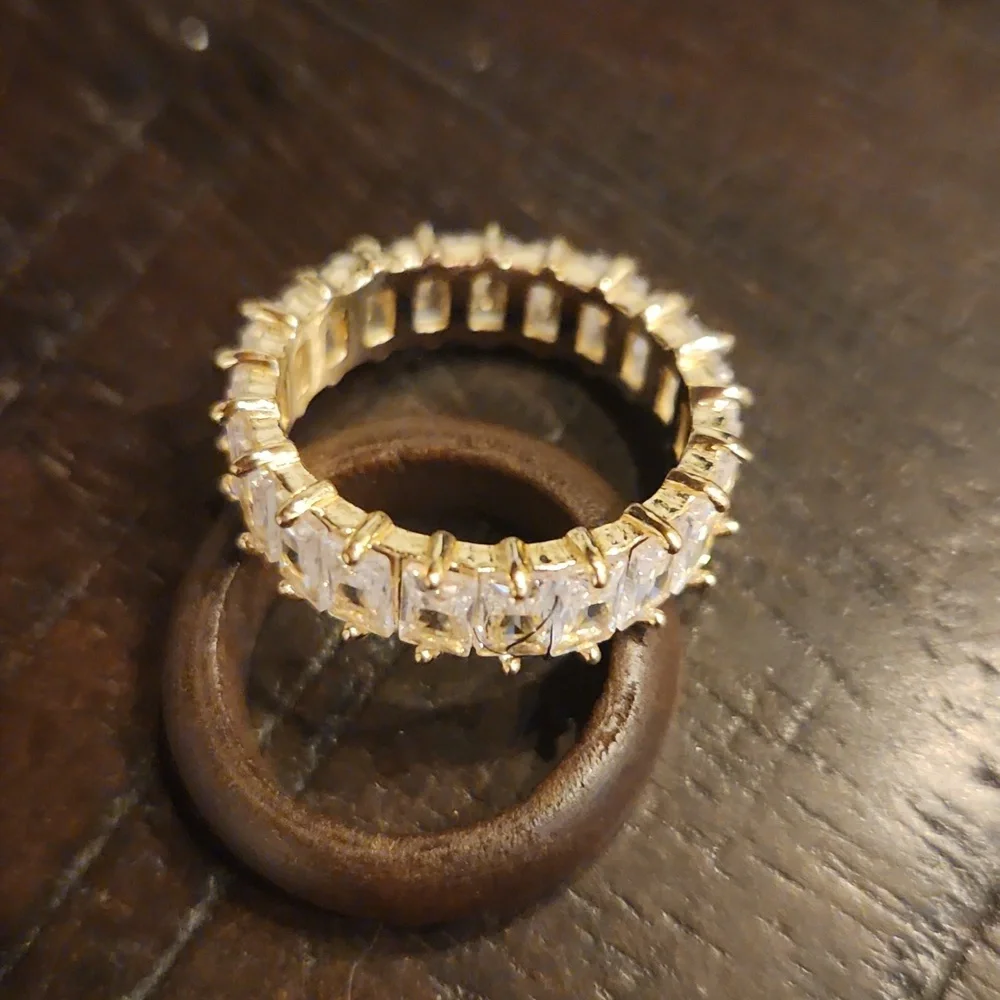 Eternity ring - Picture 2 of 4
